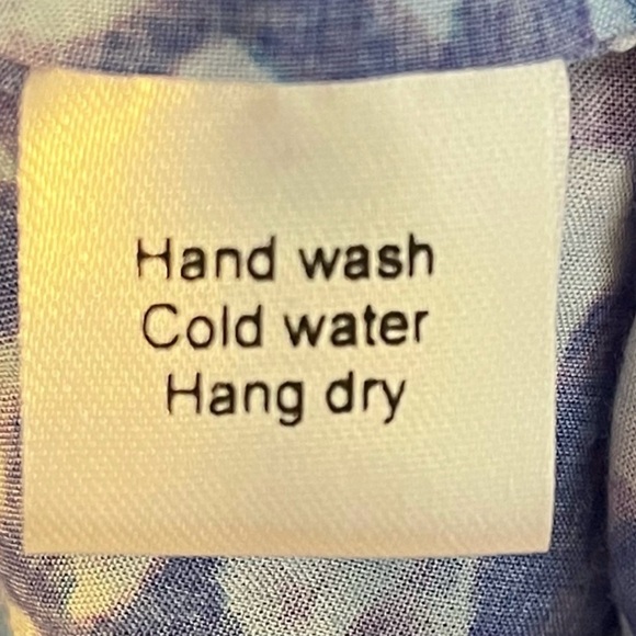 Blue Ginger Women’s Pleated Button Down, 3/4 length buttoned sleeves Size S - Picture 6 of 6